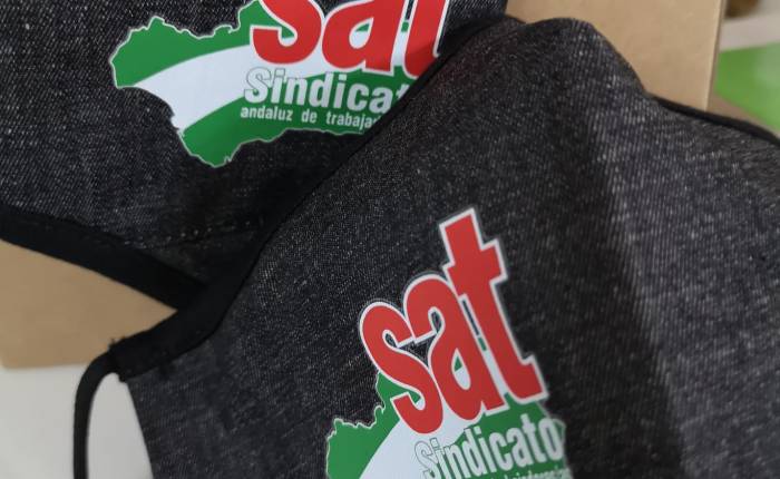 Tienda SAT: mascarillas y&nbsp;pines.