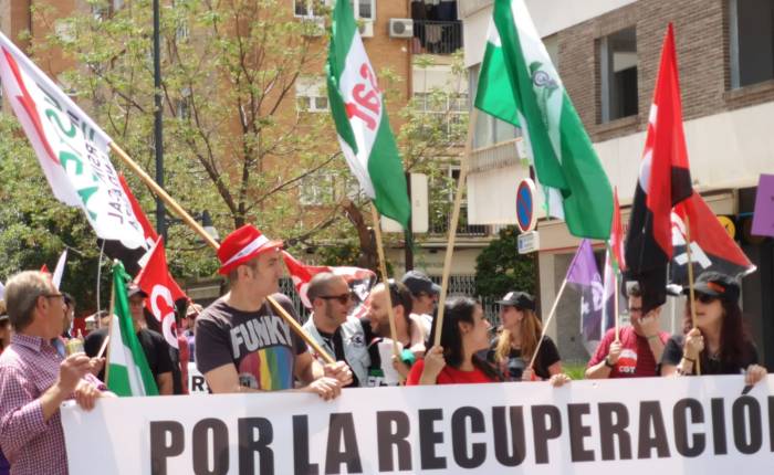 1 de Mayo Granada: 12′ 30 horas desde La Caleta a Plaza&nbsp;Nueva.